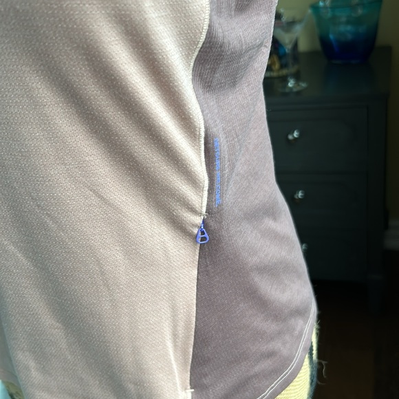 LULULEMON hiking top - Picture 3 of 4